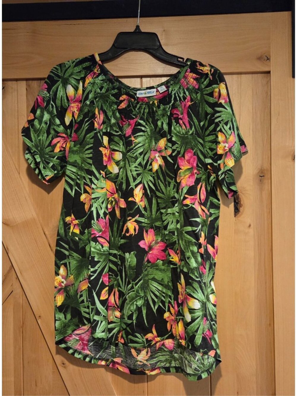 Kiwi Fresh Size 1X Green Pink Tropical Floral Shirt Tops Smocked Neck